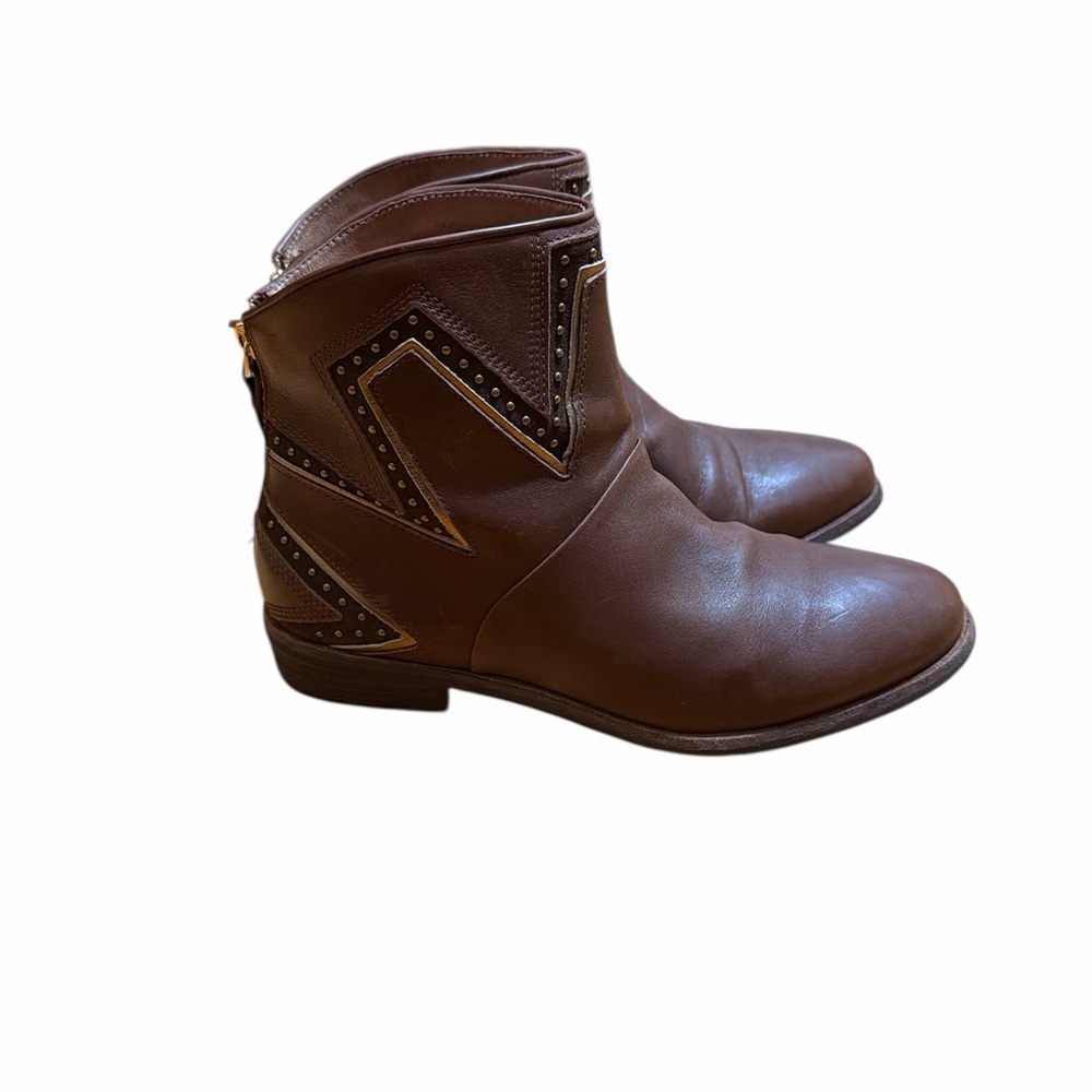 UGG Australia Lars Sunburst Stud Smooth Leather Boots Mid Brown Womens sz 9,EUC